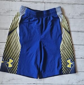 Under Armour Shorts Size YM